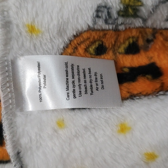 Berkshire Blanket & Home Peanuts Snoopy Plush Halloween Robe, S/M - Picture 5 of 5